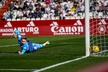 Aprobados y suspensos del Racing en el Carlos Belmonte: la versi¨®n visitante