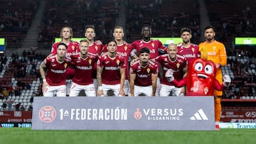 El once grana ante el Sanluqueño.