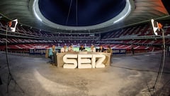 'El Larguero' de la Ser desde el Wanda Metropolitano en imágenes