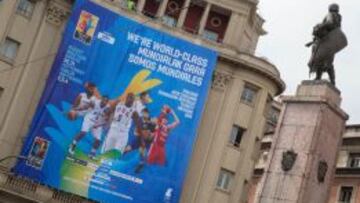 La pancarta, en la Plaza Circular.