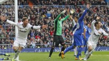 Ramos marcó el primero (52') y Moyá protestó porque consideró que Carvalho le hizo falta. En 20 minutos el Madrid consiguió los cuatro tantos.