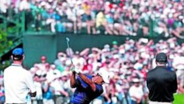<b>LÍDER. </b>Tiger, en el campo de Hazeltine, en la jornada de ayer.