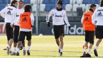 <b>TRABAJO FÍSICO. </b>Mourinho preparó una sesión con mucho ejercicio físico para afinar la forma lo antes posible después del parón.