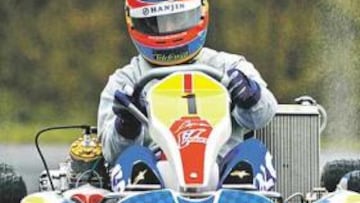 <b>DIVERSIÓN ASEGURADA. </b>El asturiano dispondrá desde ahora de este kart FA con el número uno para 'hacer manos' en sus ratos de ocio en Oviedo.