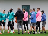 Pellegrini, con sus jugadores.