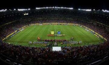 España - Uruguay, primer partido de la historia en el Arena Pernambuco.