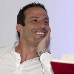 Giuly: "El Barça se hace viejo y su ciclo llega a su fin"