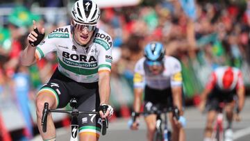 Sam Bennett logró su segunda victoria en la Vuelta con facilidad.