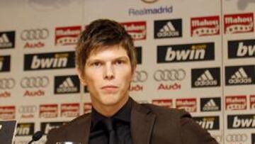 <b>CANSADO DE ESPERAR.</b> Huntelaar ha agotado su paciencia debido a la falta de oportunidades.