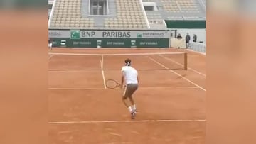 El truco de Federer con la raqueta que hipnotiza a internet