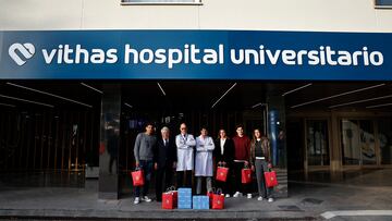 La Fundación Atlético de Madrid reparte regalos en los hospitales