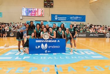 Andalucía premia al Unicaja, Amivel, CAB Estepona, María Pérez o Sarah Almagro