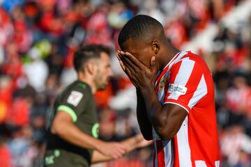 Ramazani lamente un gol fallado.
