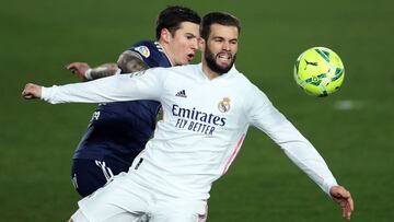 Nacho gana la posición a Santi Mina en el 2-0 al Celta.