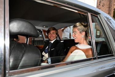 Paty Sánchez y Javier Millet salen de la iglesia tras darse el 'sí quiero', a 28 de junio de 2025, en Jávea, Alicante (España).