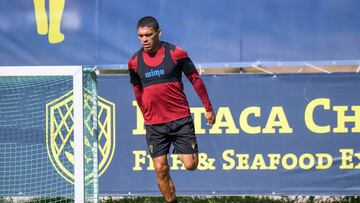 Brian Ocampo, en un entrenamiento con el Cádiz.