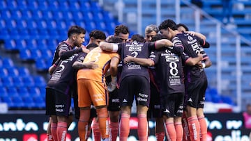 Players of Puebla during the 3rd round match between Puebla and Santos as part of the Liga BBVA MX, Torneo Apertura 2025 at Cuauhtemoc Stadium, on July 25, 2025 in Puebla, Mexico.