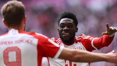 Munich (Germany), 23/09/2023.- Munich's Harry Kane (L) celebrates with teammate Alphonso Davies (R) after scoring the 2-0 goal during the German Bundesliga soccer match between FC Bayern Munich and VfL Bochum in Munich, Germany, 23 September 2023. (Alemania) EFE/EPA/ANNA SZILAGYI CONDITIONS - ATTENTION: The DFL regulations prohibit any use of photographs as image sequences and/or quasi-video.
