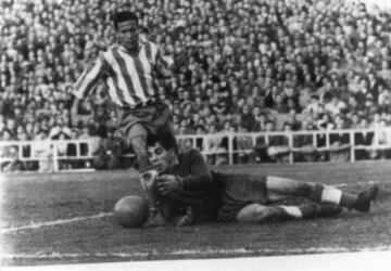 Julián Arcas jugó en la delantera del RCD Espanyol desde 1948 a 1958.