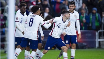 Estados Unidos enfrentando a México en eliminatoria