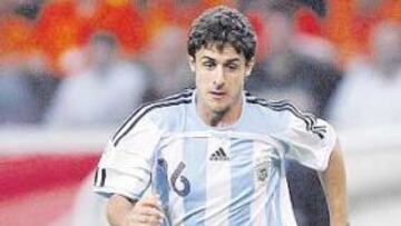 <b>LA GRAN APUESTA. </b>Aimar vive en el Mundial una continuación de lo que ha sido su decepcionante temporada en el Valencia. José Pekerman tampoco está contando demasiado con él.