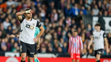Hugo Duro se lamenta tras una jugada en el partido ante el Atlético.
