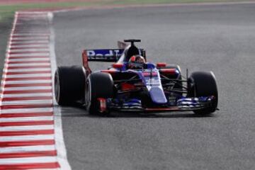 El piloto ruso Daniil Kvyat de la Scuderia Toro Rosso en el tercer día de pretemporada en Montmeló.