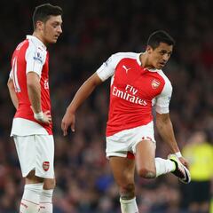 La curiosa petición de un ídolo de Arsenal que afecta a Alexis y Özil