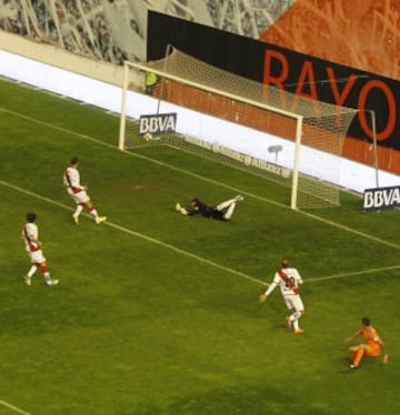 4/12/14   PARTIDO COPA DEL REY 
DIECISEISAVOS IDA 
RAYO VALLECANO - VALENCIA 
SEGUNDO GOL RODRIGO DE PAUL 1-2