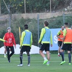 Enrique Martín se lleva dos días a la plantilla a La Garrotxa