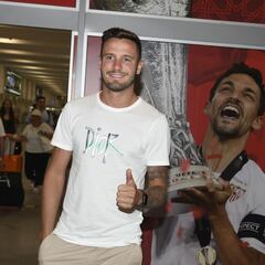 Saúl aterriza en Sevilla para firmar su cesión