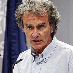 Fernando Simón sorprende con su nueva imagen: así luce tras un mes desaparecido