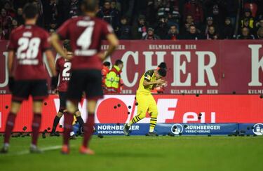 Jadon Sancho recibe pelotazos de la afici¨®n del N¨²remberg