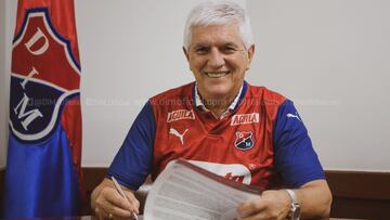 Julio Comesaña, entrenador colombo uruguayo, es nuevo técnico del Indepependiente Medellín. Tendrá su cuarto ciclo dirigiendo al cuadro antioqueño.