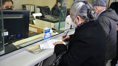 El bono para adultos mayores que entrega más de $200 mil pesos: cómo postular y quiénes lo reciben