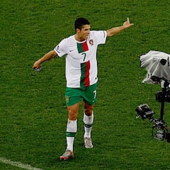 Cristiano dice adiós al Mundial de Sudáfrica con un escupitajo