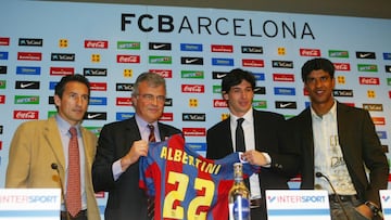 Llegó traspasado en el mercado invernal de 2005 al FC Barcelona procedente del Atalanta de Bérgamo, donde también había sido cedido por el Lazio.