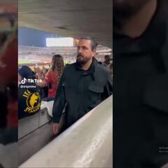 Afición de Pumas le canta a Amaury: “Vale Vergara el Guadalajara”