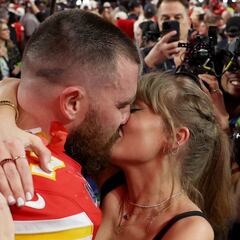 Así celebró Taylor Swift con Travis Kelce: ¿Qué le dijo?