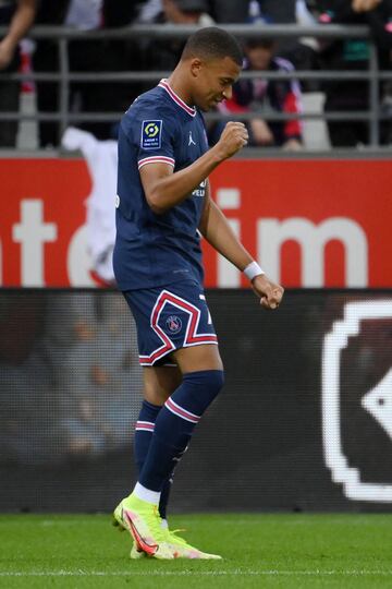 MBapp¨¦ adelant¨® a los parisinos de cabeza al marcar el 0-1.