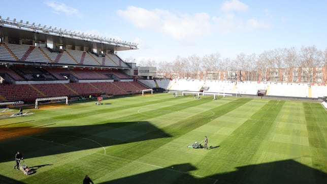 El fútbol regresa a Vallecas 35 días después