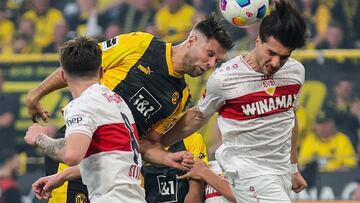Dortmund (Germany), 06/04/2024.- Dortmund's Niclas Fuellkrug (C) in action against Stuttgart's Leonidas Stergiou (R) during the German Bundesliga soccer match between Borussia Dortmund and VfB Stuttgart in Dortmund, Germany, 06 April 2024. (Alemania, Rusia) EFE/EPA/FRIEDEMANN VOGEL CONDITIONS - ATTENTION: The DFL regulations prohibit any use of photographs as image sequences and/or quasi-video.
