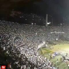 El impresionante canto de los hinchas en honor a los fallecidos