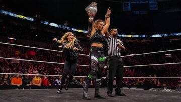 Charlotte ataca a Rhea Ripley tras el NXT TakeOver Portland.
