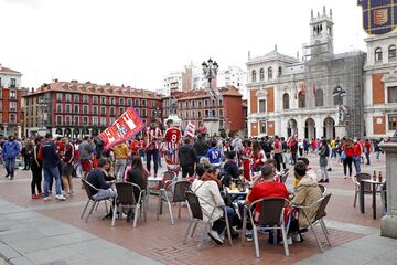 Los jugadores del Atleti celebran LaLiga con la afición en Valladolid