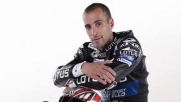<b>NUEVO EQUIPO.</b> Alex Debón se presentó con el Lotus-Aprilia.