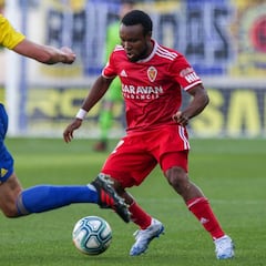 El Zaragoza amplía y mejora el contrato de James