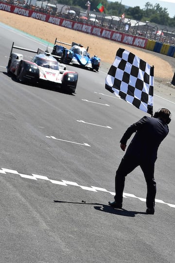 Timo Bernhard, Earl Bamber y Brendon Hartley se han proclamado vencedores de las 24 horas de Le Mans con el Porsche número dos