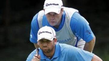 El español Sergio García comparte con el estadounidense Chris Riley el liderato del Wyndham Championship de Greensboro a falta de completarse la tercera vuelta.