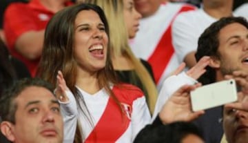 Las bellas hinchas se adueñan de las Eliminatorias